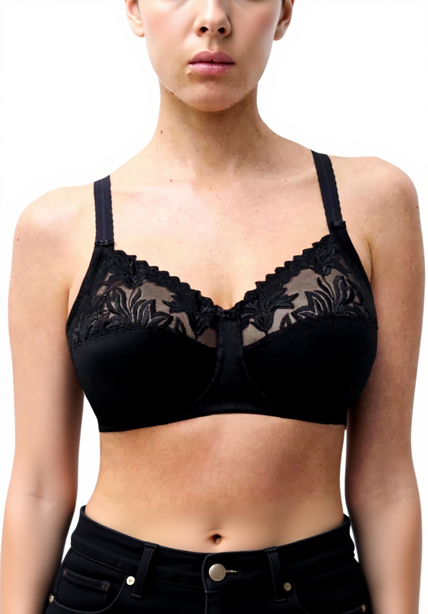 Soutien-gorge Chantelle Amazone porté, mettant en valeur la coupe enveloppante