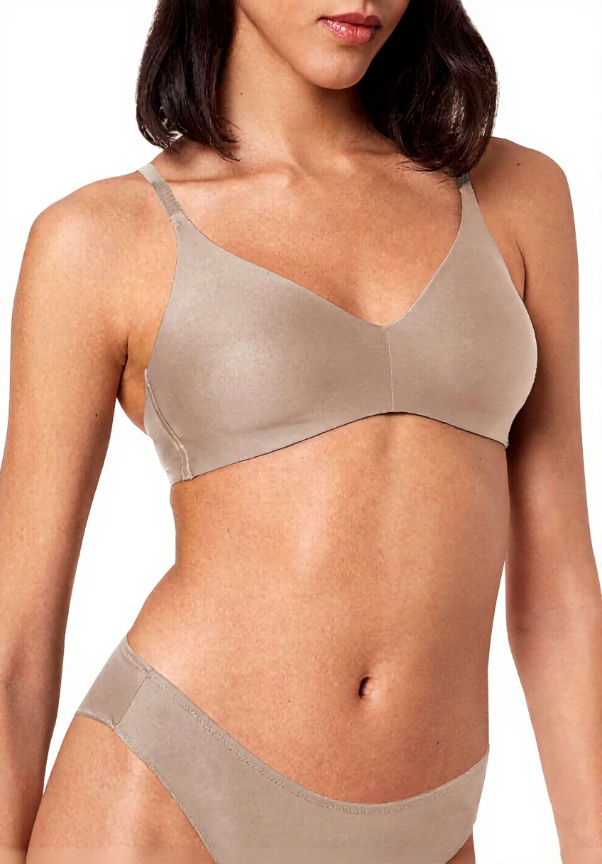 Soutien-gorge Triumph Pure Micro N porté par une femme, montrant le confort et le design